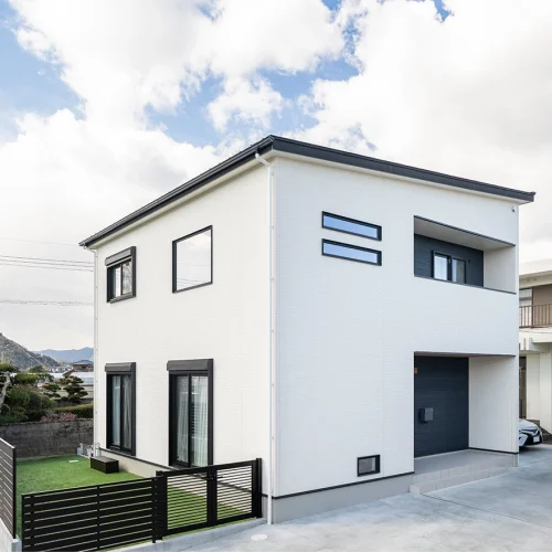 ここにお家の見どころを入力をお願いいたします。オススメは15枚以上です。【外観  LDK（全体）  LDK（別角度）  キッチン  ダイニング  リビング  和室  洗面  浴室  トイレ  玄関  廊下  階段  寝室  子ども部屋  収納  外構  夜景  細部（照明・素材）など】